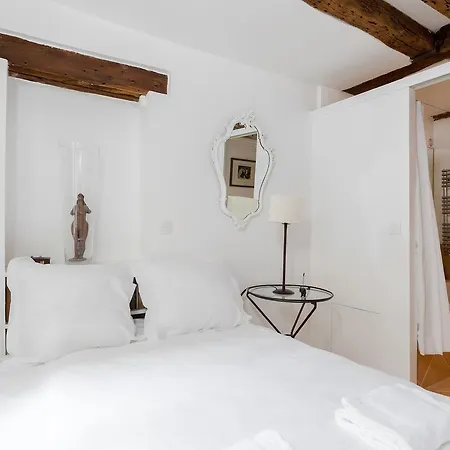 Private - Montorgueil - Etienne Marcel *